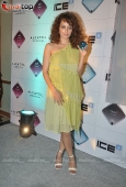 Kangna Ranaut to endorse Alcatel Ice 3 mobile - inditop.com29