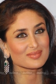 Kareena Kapoor Looking Angel where she annouced Gitanjali Parineeta brand ambassador  23