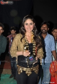 Katrina Kaif and Kareena Kapoor at Star Screen Awards red carpet - inditop.com 4