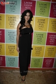 Katrina Kaif, Dia Mirza, Preeti Jhangiani & Lots Of More Celebs at Lakme Fashion week day 3 4