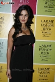 Katrina Kaif, Dia Mirza, Preeti Jhangiani & Lots Of More Celebs at Lakme Fashion week day 3 6