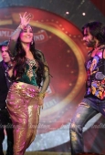 Katrina Kaif, Kareena Kapoor, Preity zinta, Akshay Kumar, Saif, Celina, at Stardust Awards - inditop.com 93