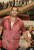 Khali meets fans - inditop.com 18