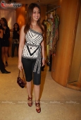 Kim Sharma, Preeti Jhangiani, Mahima and Parvati Melton at Kimaya fashion preview  5