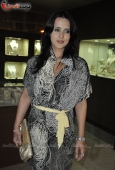 Lara Dutta and Sushmita and other celebs grace Queenie for Giantti launch - inditop.com 14