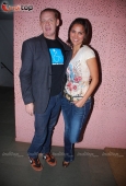 Lara Dutta graces Jonathan Atherton comedy show  5