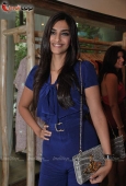 Lara Dutta, Sonam Kapoor at Twinkle Khanna The White Window launch of holiday line Villa Tara - inditop.com 8