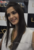 Loreal launches Golden Girl With Sonam Kapoor - inditop.com 24