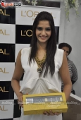 Loreal launches Golden Girl With Sonam Kapoor - inditop.com 43