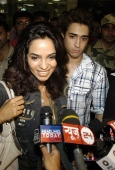 Mallika Sherawat comes to India - inditop.com32