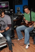 Manasi Scott records with Salim Sulaiman - inditop.com11