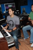 Manasi Scott records with Salim Sulaiman - inditop.com13