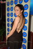 Nauheed Cyrusi at the launch of Dino Morea  yet another Crepe Station5