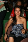 Neha Dhupia watches Ritwik play Squash Championship - inditop.com 7