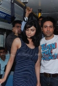 Prachi Desai & Emran travel by bus to promote Once upon a time in Mumbai - inditop.com21