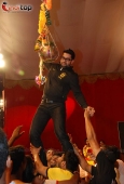 Prachi Desai and Aftab at Pratap Sarnaik dahi handi - inditop.com4