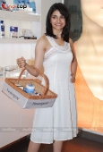 Prachi Desai at  First Anniversary of Indias only Flagship Neutrogena Boutique - inditop.com22