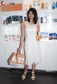 Prachi Desai at  First Anniversary of Indias only Flagship Neutrogena Boutique - inditop.com3