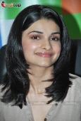 Prachi desai and Emran Hashmi promote Once up a time in Mumbai at Radio City - inditop.com1