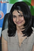 Prachi desai and Emran Hashmi promote Once up a time in Mumbai at Radio City - inditop.com4