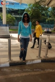 Priyanka Chopra snapped at Mumbai airport - inditop.com5