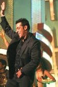 Salman Performs