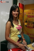 Ranbir & Katrina promote Ajab Prem Ki Kahani on Radio Mirchi 1