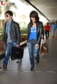 Ranbir Priyanka spotted at Mumbai airport back from New York today afternoon - inditop.com 29