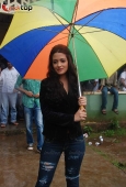 Riya Sen at A Strang Love Story film on location - inditop.com7