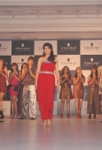 Sagarika Ghatge walks for Schwarzkopf show - inditop.com 5