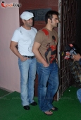 Salman Khan & Arbaaz at Dabangg screening - inditop.com1