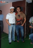 Salman Khan & Arbaaz at Dabangg screening - inditop.com17