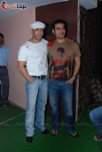 Salman Khan & Arbaaz at Dabangg screening - inditop.com18