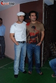 Salman Khan & Arbaaz at Dabangg screening - inditop.com19