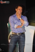 Salman Khan & Ayesha Takia at Wanted press meet 18