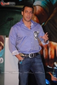 Salman Khan & Ayesha Takia at Wanted press meet 9