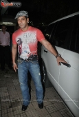 Salman Khan and Sonakshi Sinha at Tere Bin Laden Screening - inditop.com9