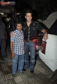 Salman Khan and Sonakshi Sinha at the special screening of Peepli Live - inditop.com10