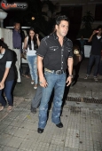 Salman Khan and Sonakshi Sinha at the special screening of Peepli Live - inditop.com3