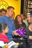 Salman Khan at Gold Gym, Mega Spinnathon 2009 - inditop.com 15