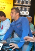 Salman Khan at Gold Gym, Mega Spinnathon 2009 - inditop.com 4