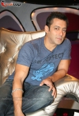 Salman Khan promotes Veer on Dance India Dance - inditop.com 8