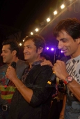 Salman Khan, Karisma Kapoor and Mughda grace Worli Dahi Handi celebrations - inditop.com17