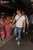 Salman leaves for Dubai for Being Human show in Dubai - inditop.com12