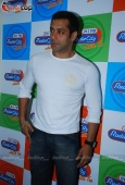 Salman khan promotes Veer at Radiocity - inditop.com 6