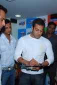 Salman khan promotes Veer at Radiocity - inditop.com 7