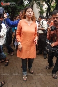 Sambhavna Seth at police station to complain against Manyata-ex husband Mehraj Rehman - inditop.com8