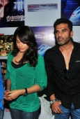 Sameera Reddy and Sunil Shetty at Red Alert Movie Press Meet - inditop.com11