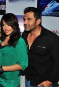 Sameera Reddy and Sunil Shetty at Red Alert Movie Press Meet - inditop.com16