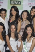 Sameera Reddy with 10 Miss India finalists at Streax parlour - inditop.com 21